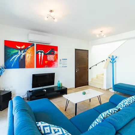 Francesca Villa Paralimni