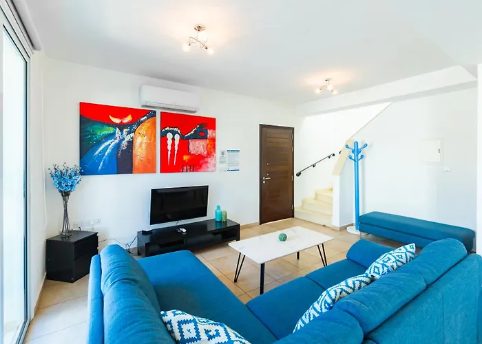 Francesca Villa Paralímni