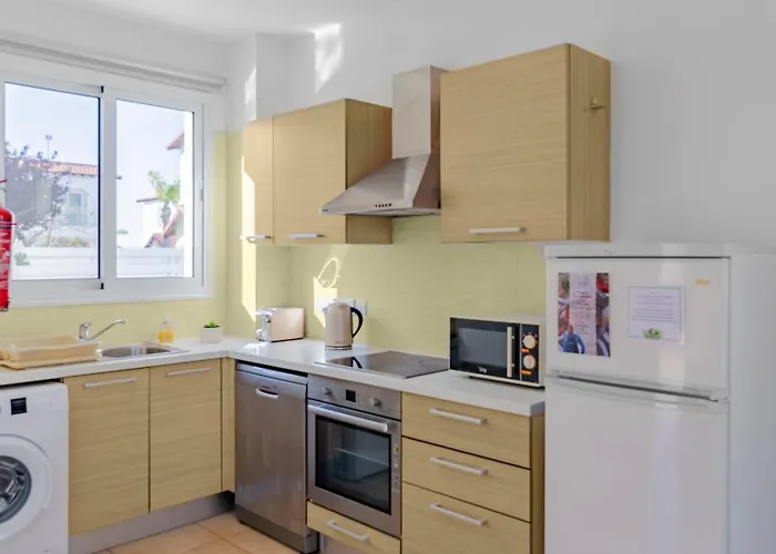 Francesca Villa Paralímni